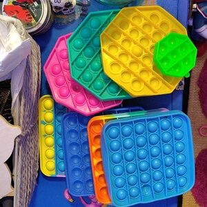 8 Rainbow octagon, six row pop it